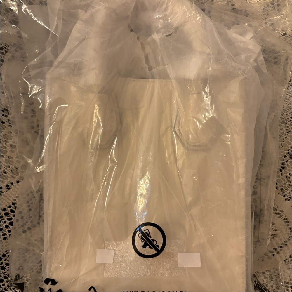 NWT Michael Kors Mercer Extra-Small LT Cream Pale Leather Crossbody Bag - Picture 6 of 8